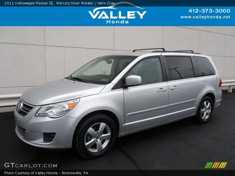 Mercury Silver Metallic / Aero Gray 2011 Volkswagen Routan SE