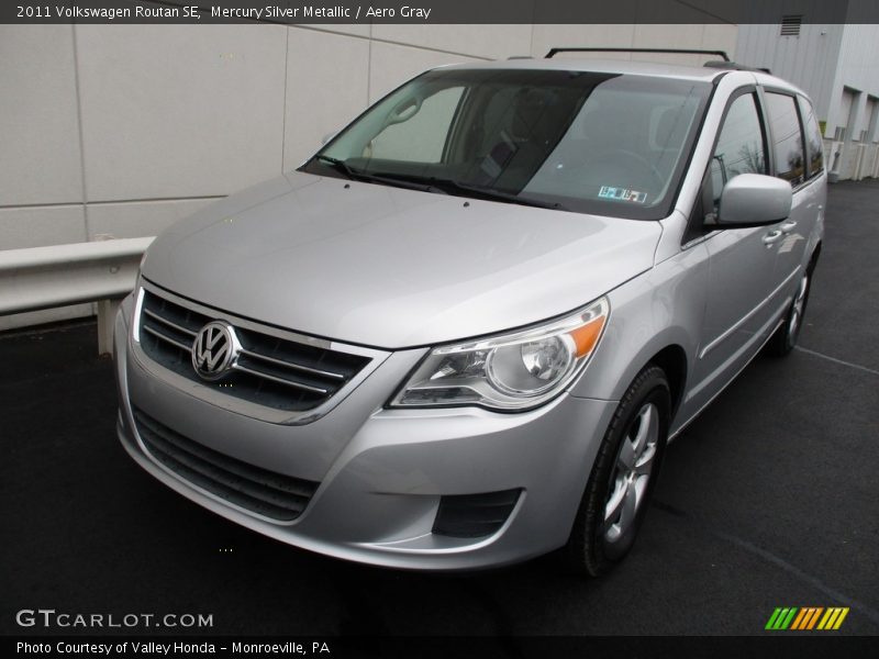 Mercury Silver Metallic / Aero Gray 2011 Volkswagen Routan SE