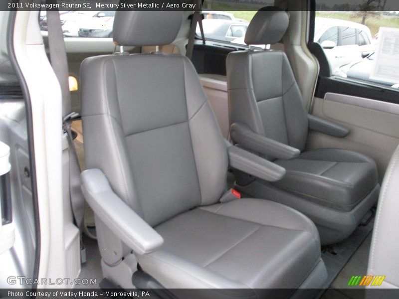 Mercury Silver Metallic / Aero Gray 2011 Volkswagen Routan SE