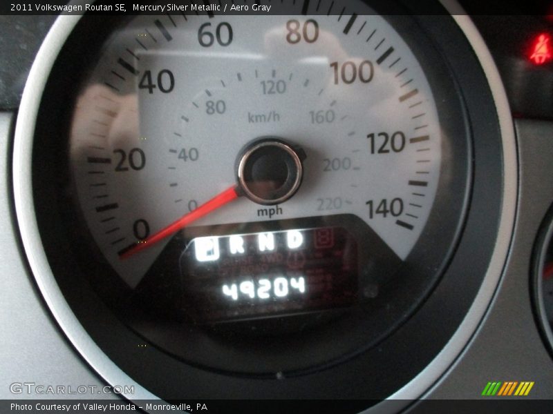 Mercury Silver Metallic / Aero Gray 2011 Volkswagen Routan SE