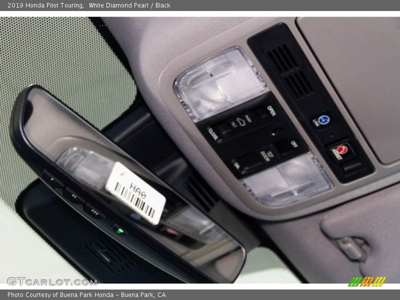 White Diamond Pearl / Black 2019 Honda Pilot Touring