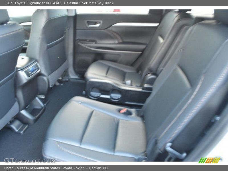 Celestial Silver Metallic / Black 2019 Toyota Highlander XLE AWD