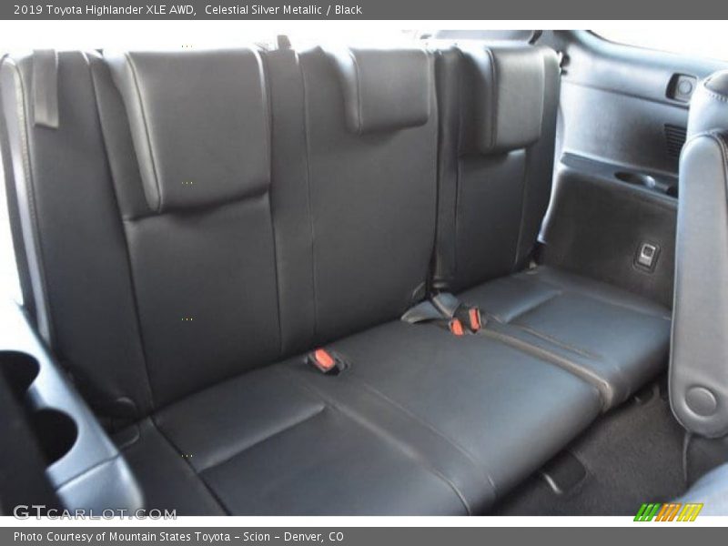 Celestial Silver Metallic / Black 2019 Toyota Highlander XLE AWD