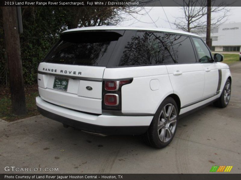 Fuji White / Espresso/Almond 2019 Land Rover Range Rover Supercharged