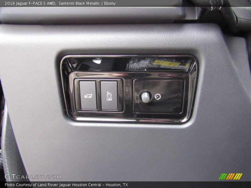 Santorini Black Metallic / Ebony 2019 Jaguar F-PACE S AWD