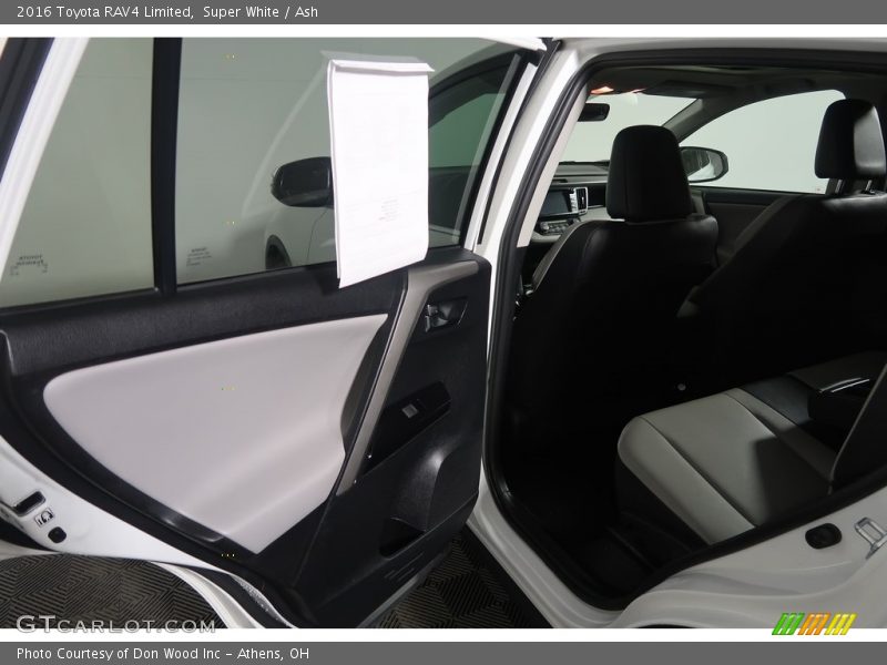 Super White / Ash 2016 Toyota RAV4 Limited