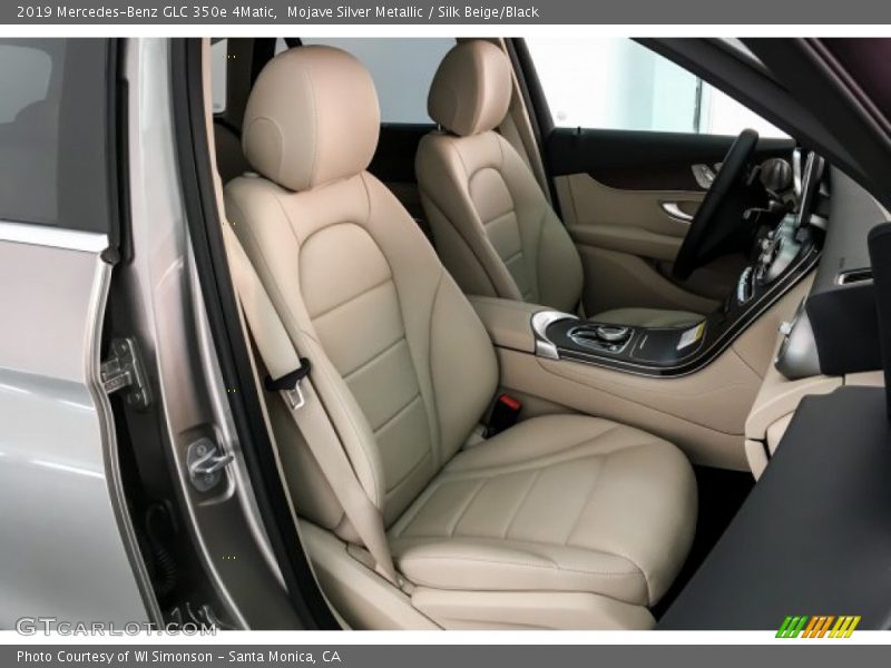 Mojave Silver Metallic / Silk Beige/Black 2019 Mercedes-Benz GLC 350e 4Matic