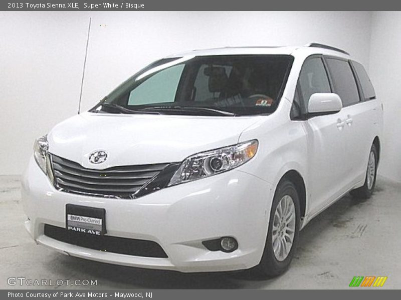 Super White / Bisque 2013 Toyota Sienna XLE