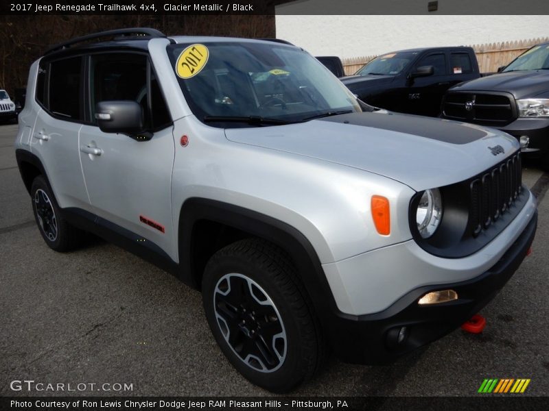 Glacier Metallic / Black 2017 Jeep Renegade Trailhawk 4x4