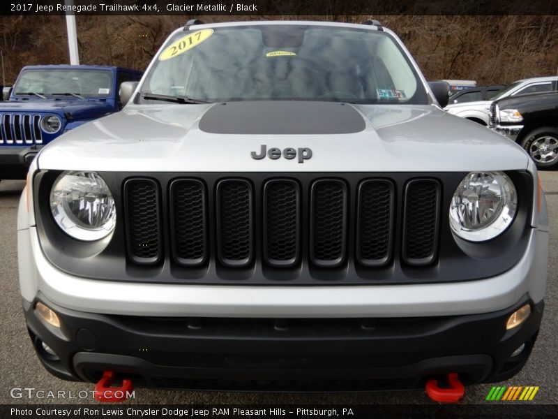 Glacier Metallic / Black 2017 Jeep Renegade Trailhawk 4x4