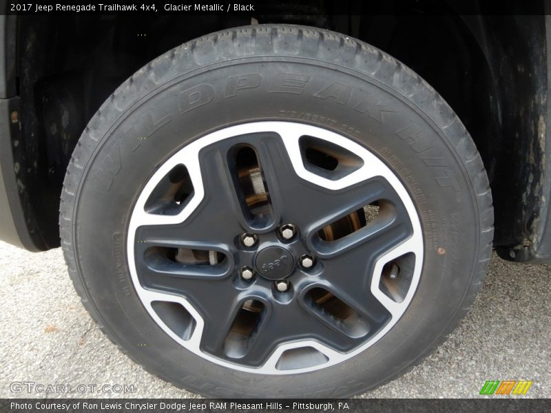 Glacier Metallic / Black 2017 Jeep Renegade Trailhawk 4x4