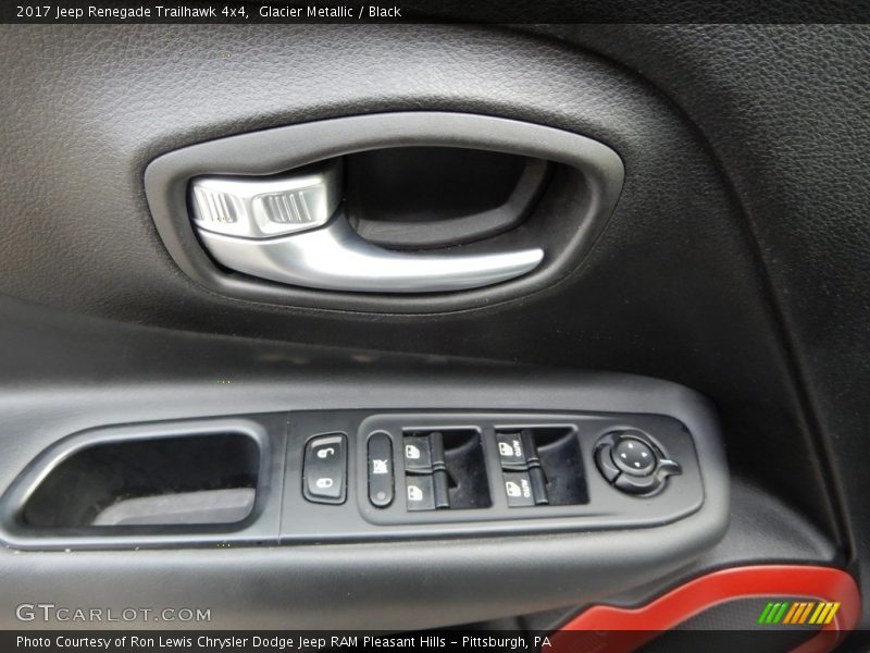 Glacier Metallic / Black 2017 Jeep Renegade Trailhawk 4x4