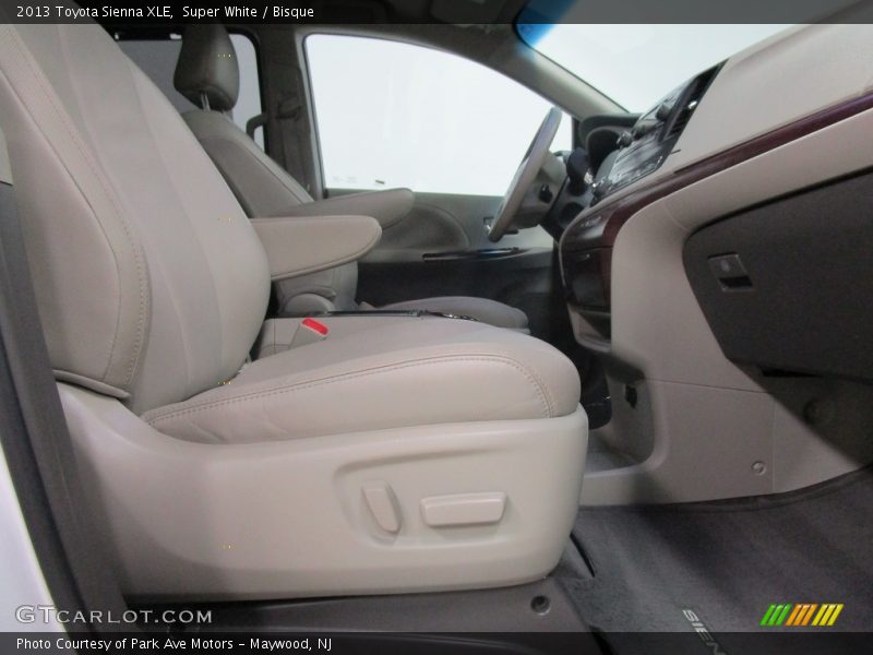 Super White / Bisque 2013 Toyota Sienna XLE