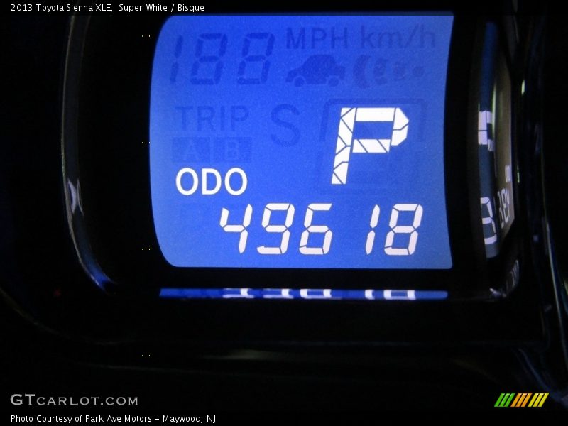 Super White / Bisque 2013 Toyota Sienna XLE