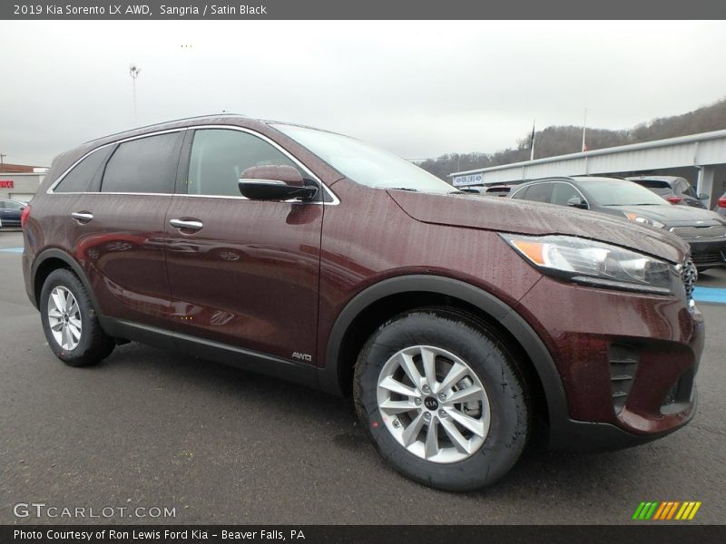 Front 3/4 View of 2019 Sorento LX AWD