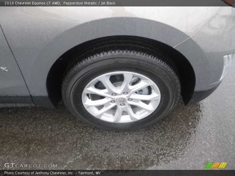 Pepperdust Metallic / Jet Black 2019 Chevrolet Equinox LT AWD