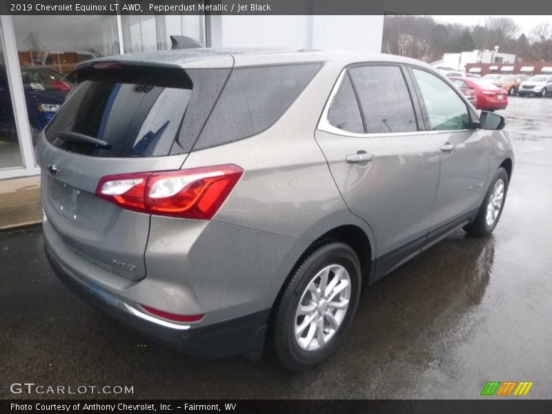 Pepperdust Metallic / Jet Black 2019 Chevrolet Equinox LT AWD