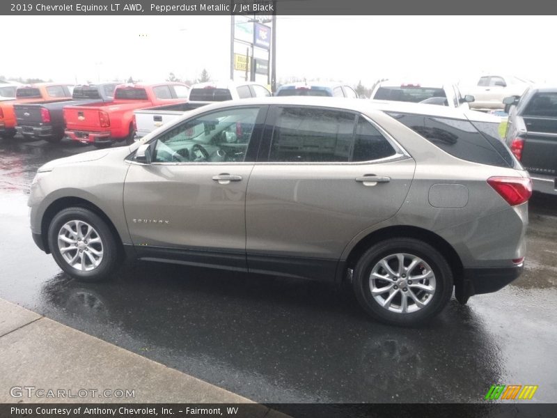 Pepperdust Metallic / Jet Black 2019 Chevrolet Equinox LT AWD