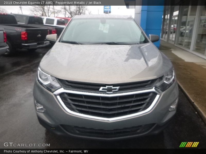 Pepperdust Metallic / Jet Black 2019 Chevrolet Equinox LT AWD