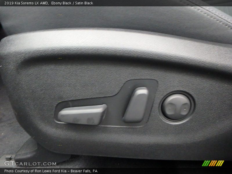 Ebony Black / Satin Black 2019 Kia Sorento LX AWD