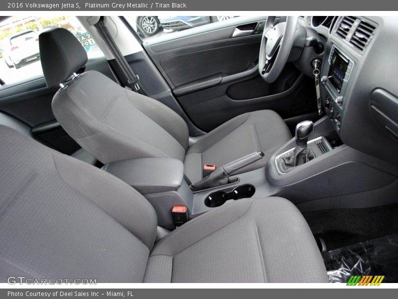 Platinum Grey Metallic / Titan Black 2016 Volkswagen Jetta S