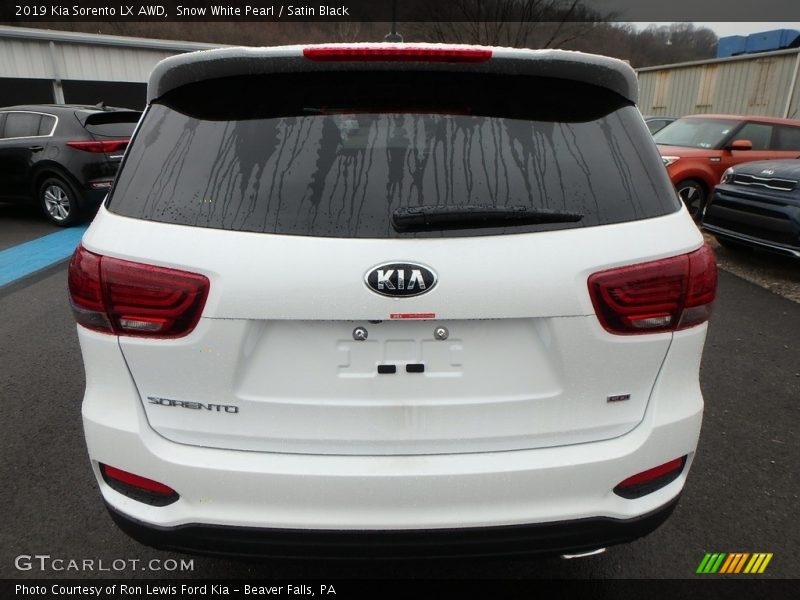 Snow White Pearl / Satin Black 2019 Kia Sorento LX AWD