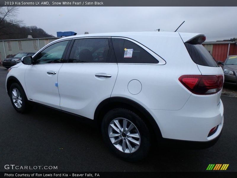 Snow White Pearl / Satin Black 2019 Kia Sorento LX AWD