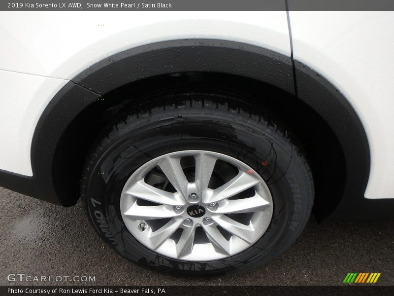 Snow White Pearl / Satin Black 2019 Kia Sorento LX AWD