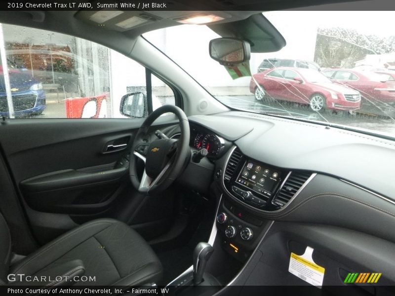 Summit White / Jet Black 2019 Chevrolet Trax LT AWD