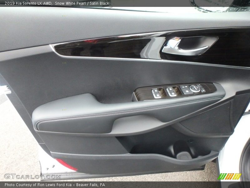 Door Panel of 2019 Sorento LX AWD