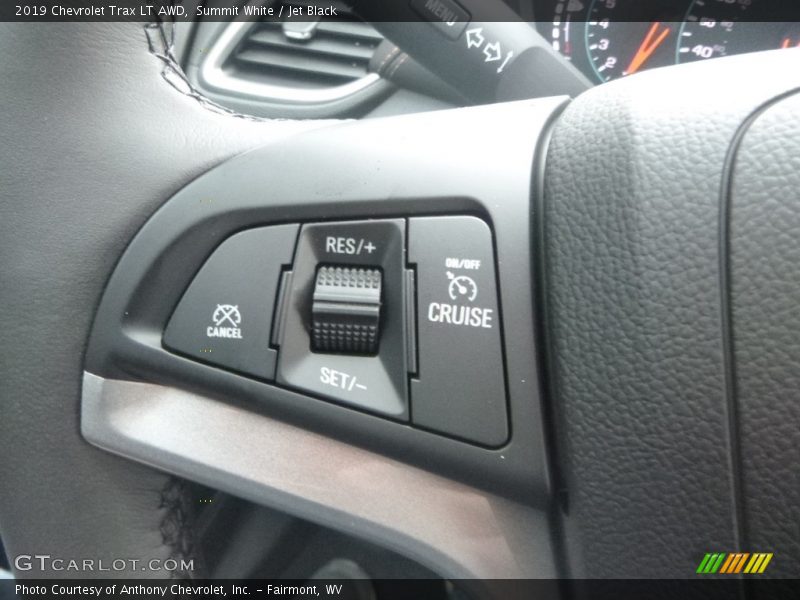 Summit White / Jet Black 2019 Chevrolet Trax LT AWD