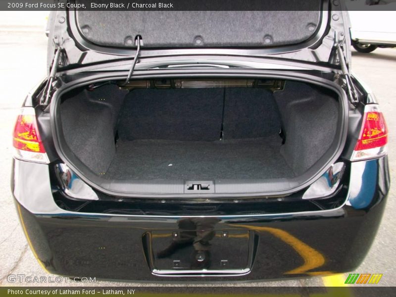 Ebony Black / Charcoal Black 2009 Ford Focus SE Coupe