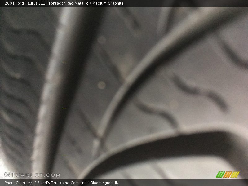 Toreador Red Metallic / Medium Graphite 2001 Ford Taurus SEL