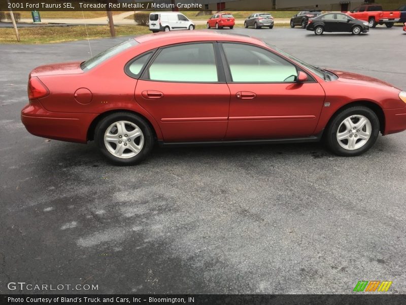 Toreador Red Metallic / Medium Graphite 2001 Ford Taurus SEL