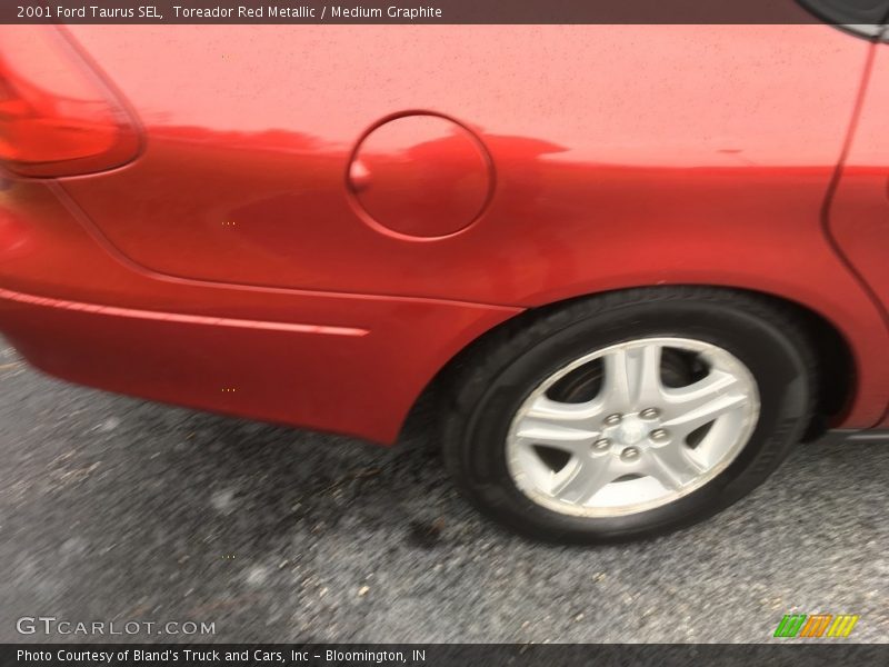 Toreador Red Metallic / Medium Graphite 2001 Ford Taurus SEL