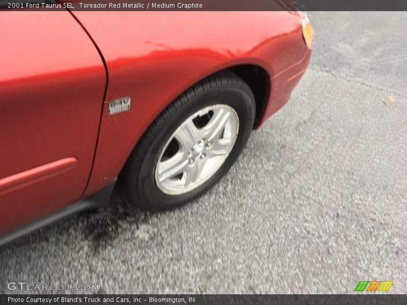 Toreador Red Metallic / Medium Graphite 2001 Ford Taurus SEL