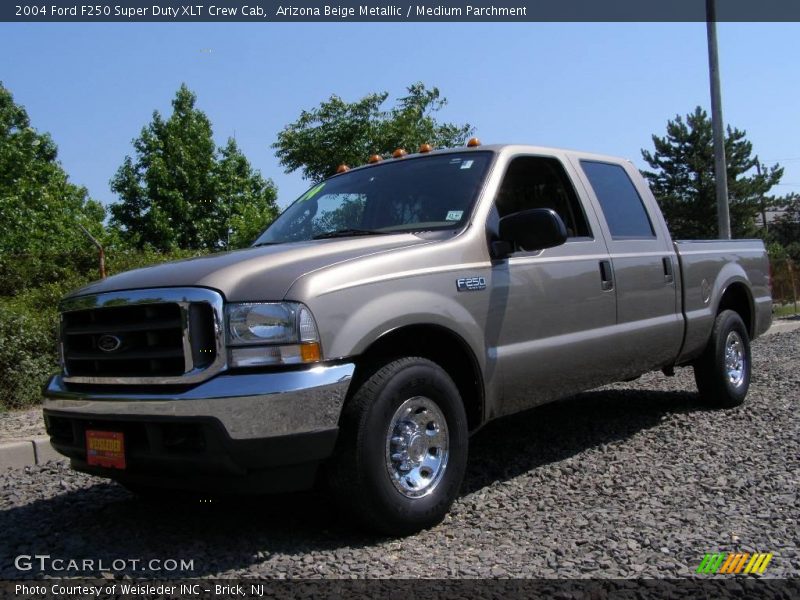 Arizona Beige Metallic / Medium Parchment 2004 Ford F250 Super Duty XLT Crew Cab