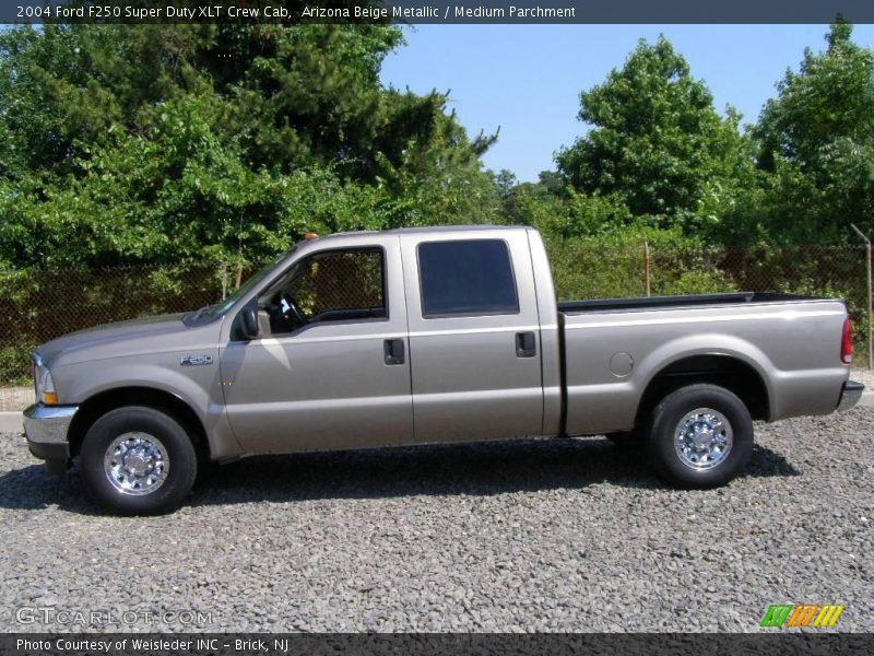 Arizona Beige Metallic / Medium Parchment 2004 Ford F250 Super Duty XLT Crew Cab