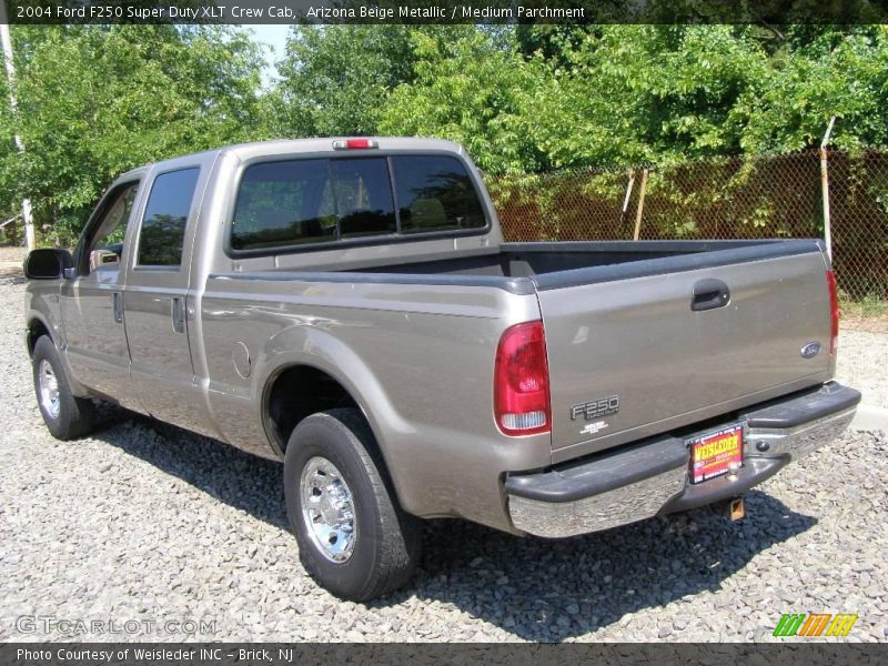 Arizona Beige Metallic / Medium Parchment 2004 Ford F250 Super Duty XLT Crew Cab