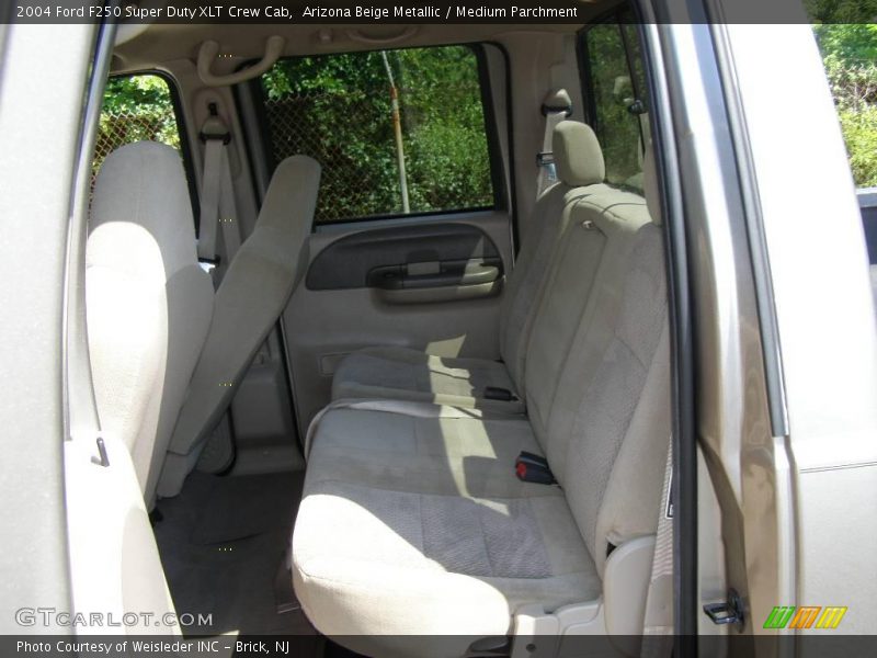 Arizona Beige Metallic / Medium Parchment 2004 Ford F250 Super Duty XLT Crew Cab