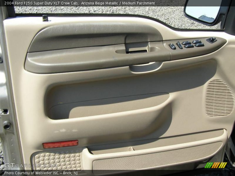 Arizona Beige Metallic / Medium Parchment 2004 Ford F250 Super Duty XLT Crew Cab