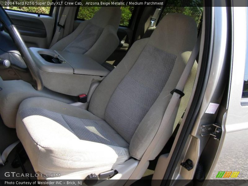 Arizona Beige Metallic / Medium Parchment 2004 Ford F250 Super Duty XLT Crew Cab