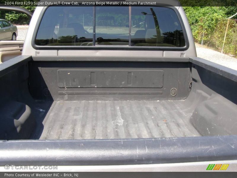 Arizona Beige Metallic / Medium Parchment 2004 Ford F250 Super Duty XLT Crew Cab