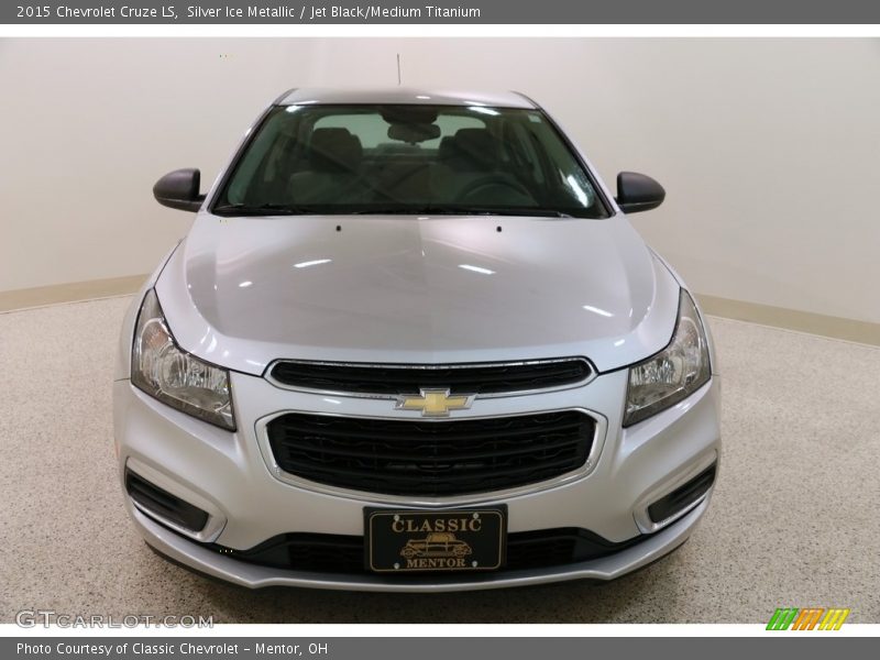 Silver Ice Metallic / Jet Black/Medium Titanium 2015 Chevrolet Cruze LS
