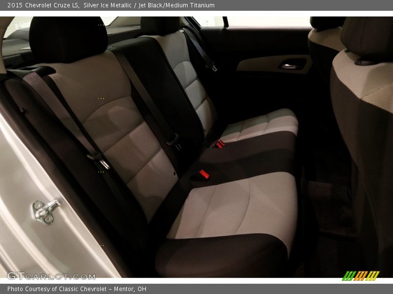 Silver Ice Metallic / Jet Black/Medium Titanium 2015 Chevrolet Cruze LS