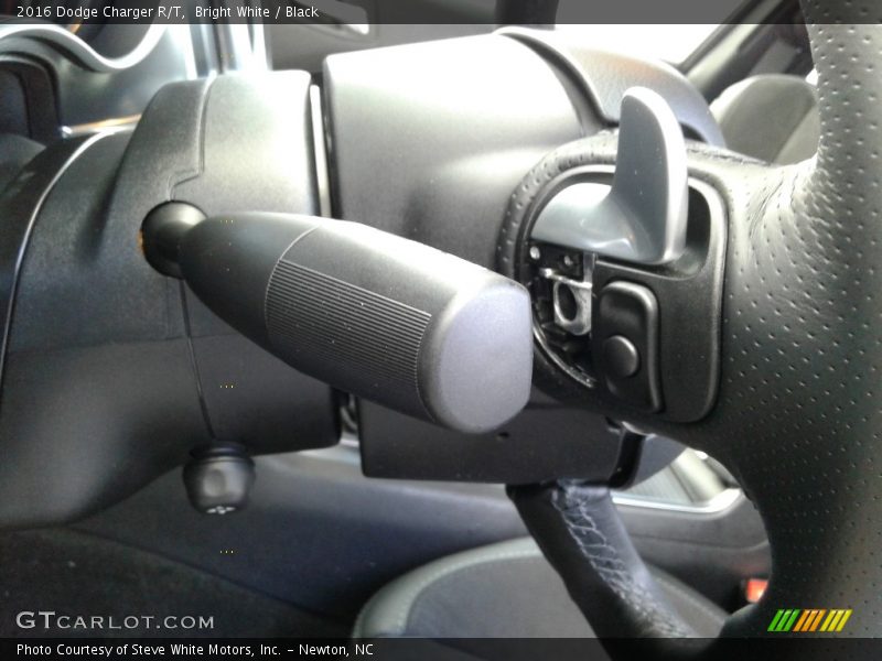 Bright White / Black 2016 Dodge Charger R/T