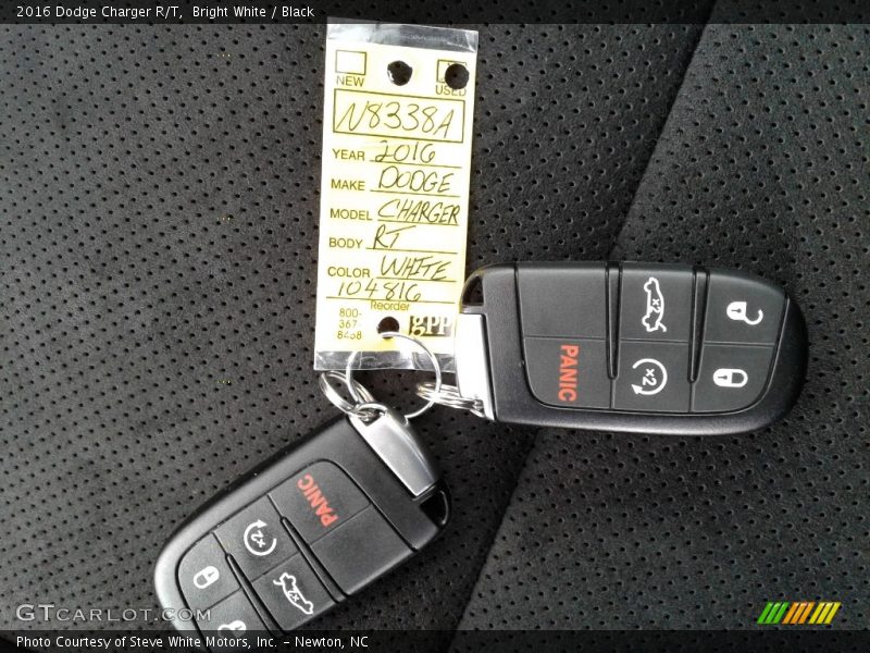 Bright White / Black 2016 Dodge Charger R/T