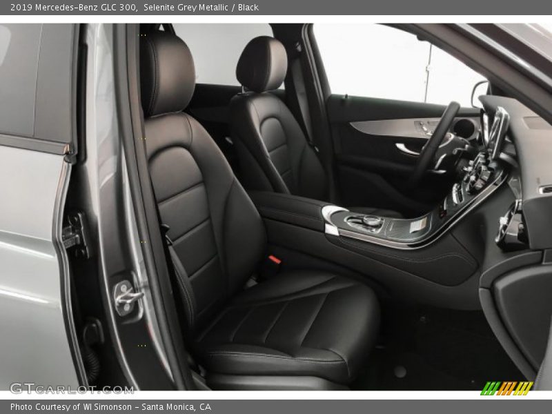 Selenite Grey Metallic / Black 2019 Mercedes-Benz GLC 300