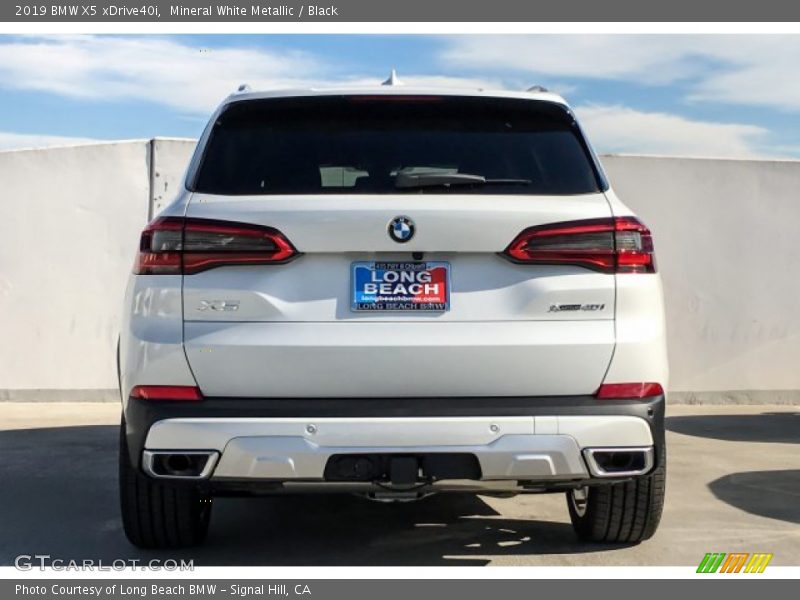 Mineral White Metallic / Black 2019 BMW X5 xDrive40i