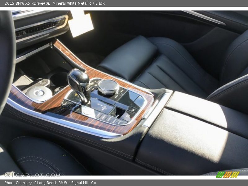 Mineral White Metallic / Black 2019 BMW X5 xDrive40i
